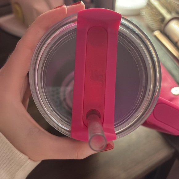 STANLEY Quencher H2.O FlowStateTM Tumbler 40oz Camelia Limited Edition - Picture 6 of 6